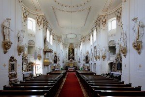 1920px-Wien\_-\_Waisenhauskirche,\_innen